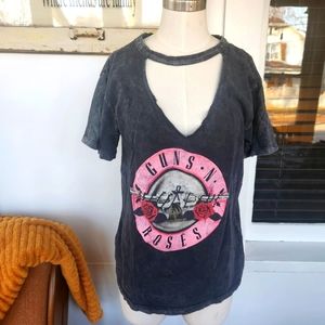 🔥 Pink and Black Graphic Cut Out Tee GUNS AMD ROSES